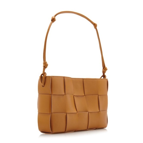 BOTTEGA VENETA Cassette Pouch Bag on Strap - Camel - NWT NEW - Picture 2 of 13